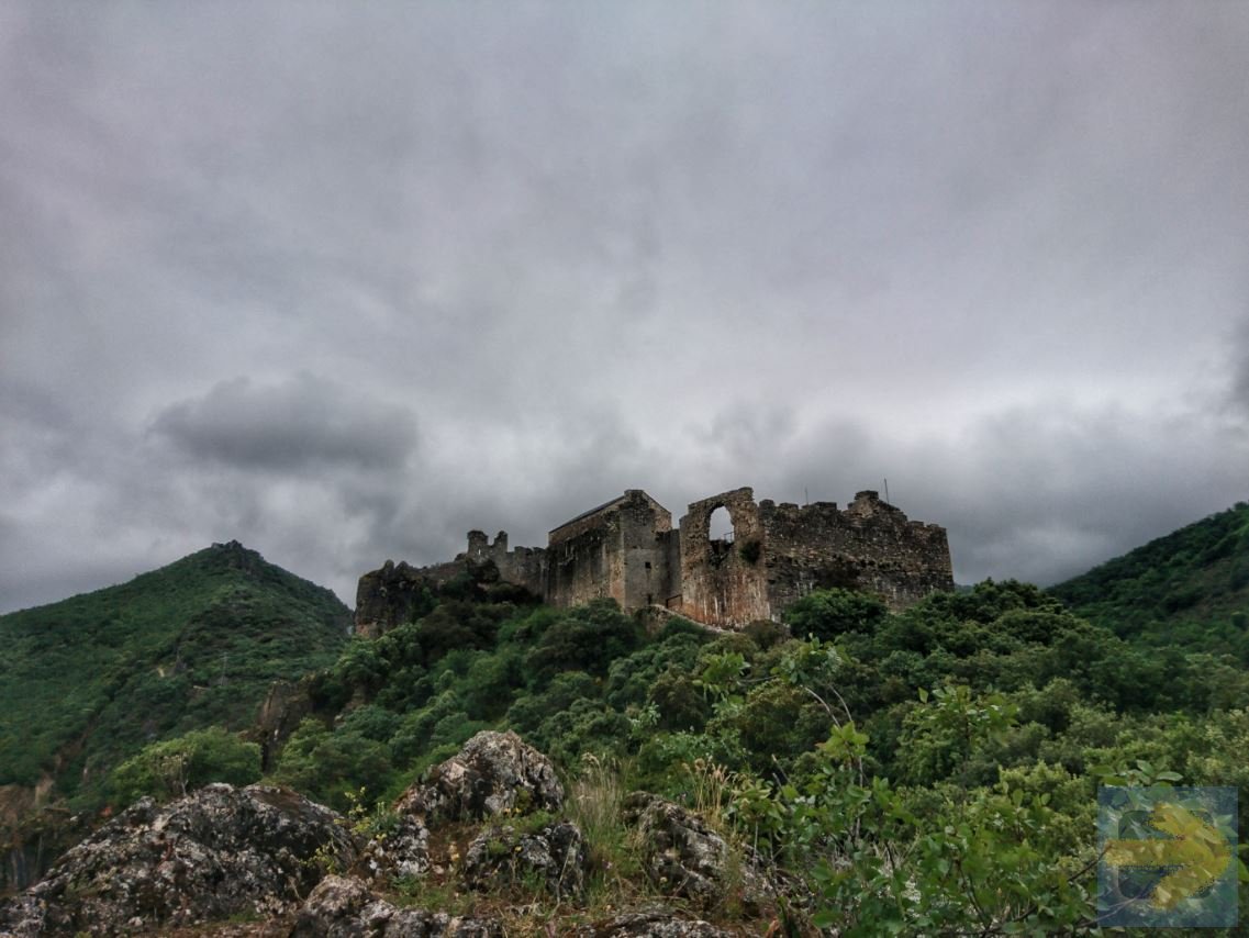 Castle in Cornatel