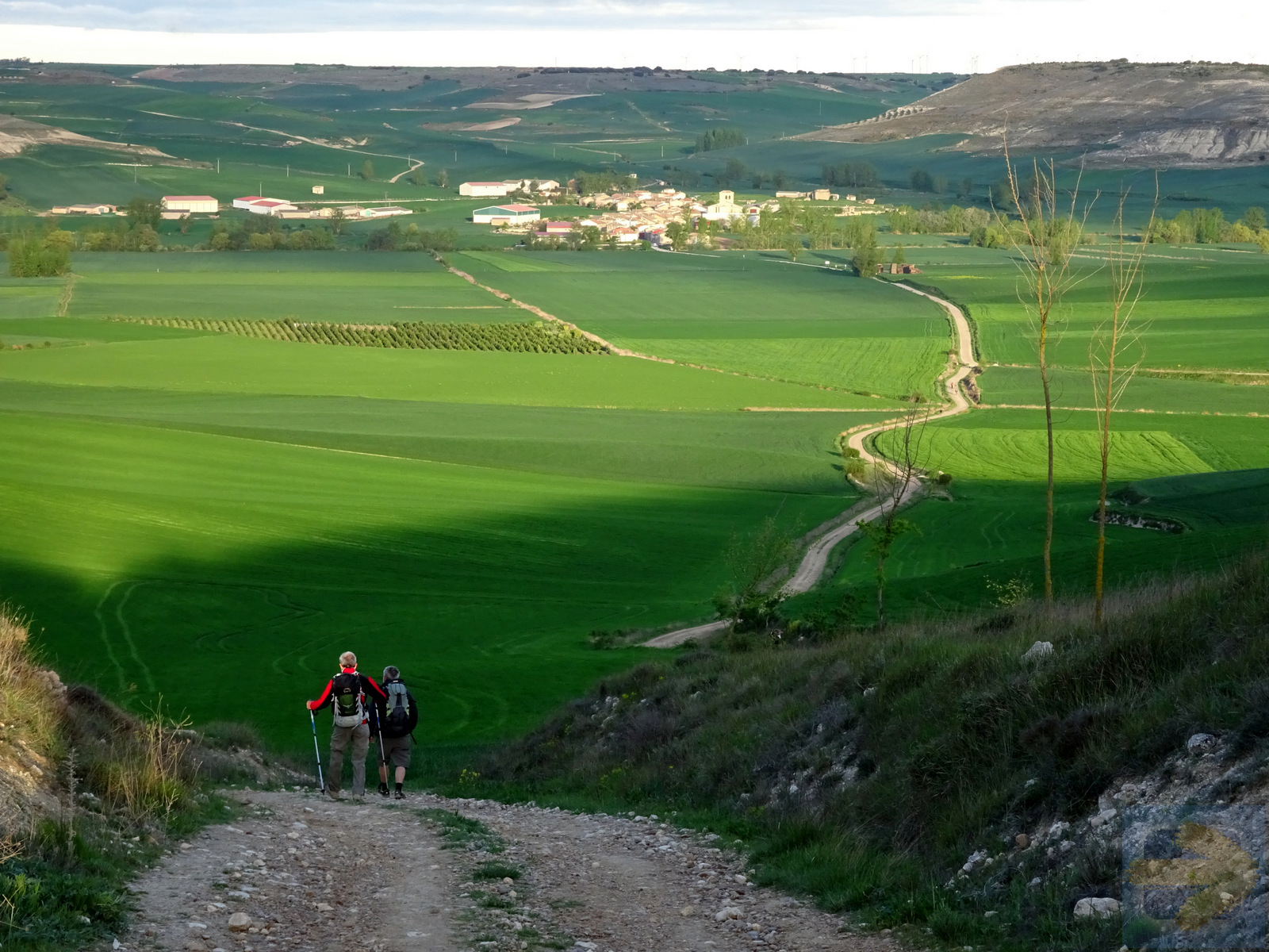 Descent to Hornillos del Camino
