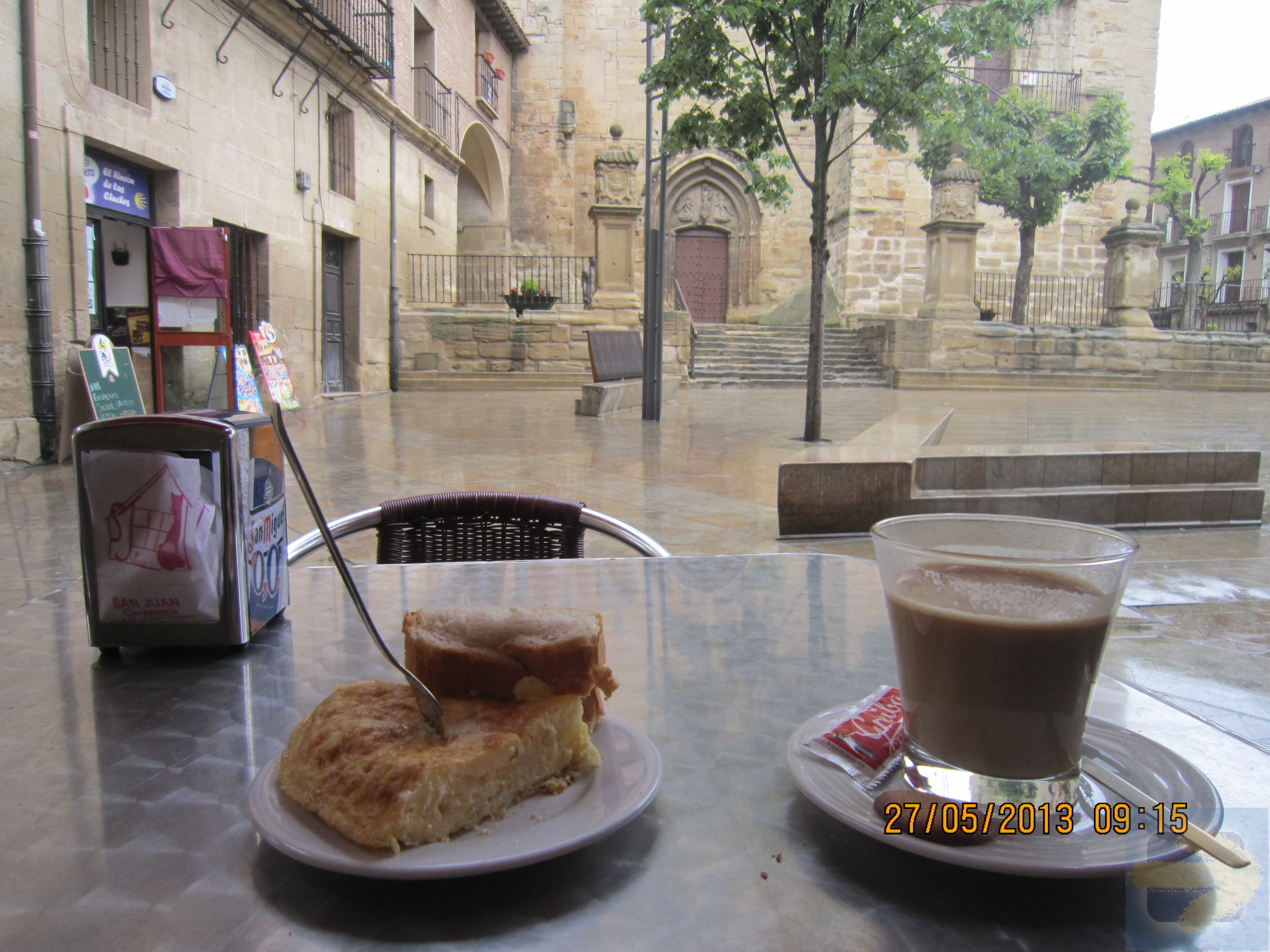 Even a wet morning in Viana has its pleasures.