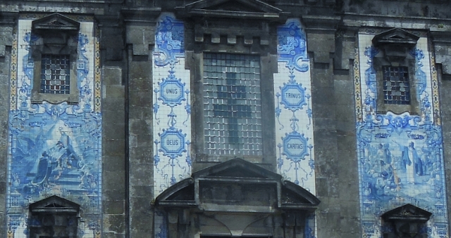 Facade of Sao Ildefonso.