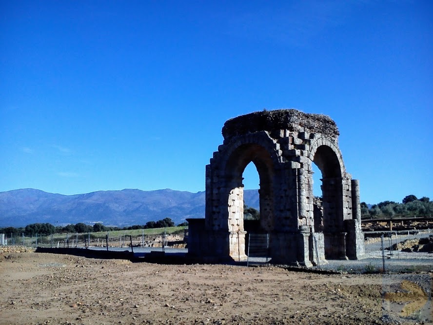 the arch at Cáparra