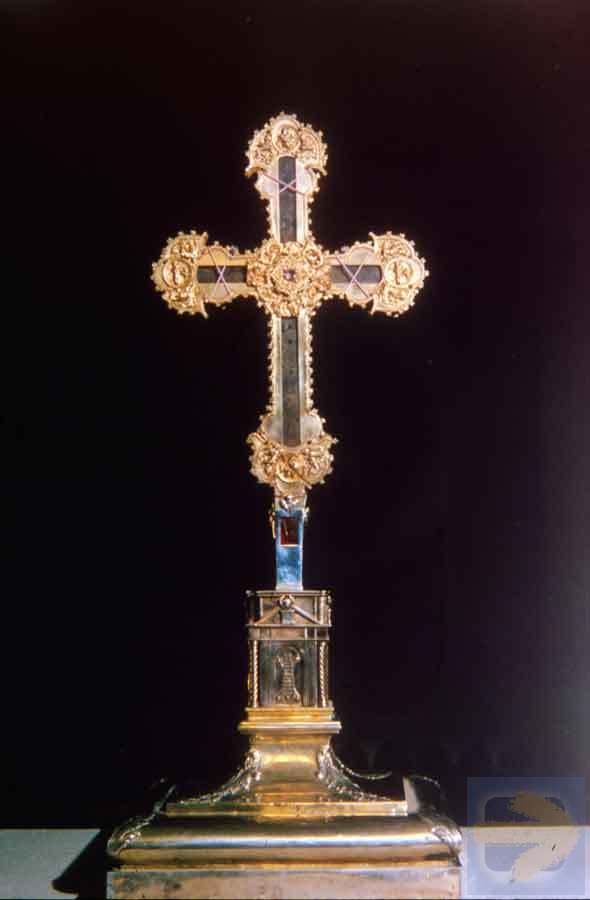 The Holy Cross at Santo Toribio