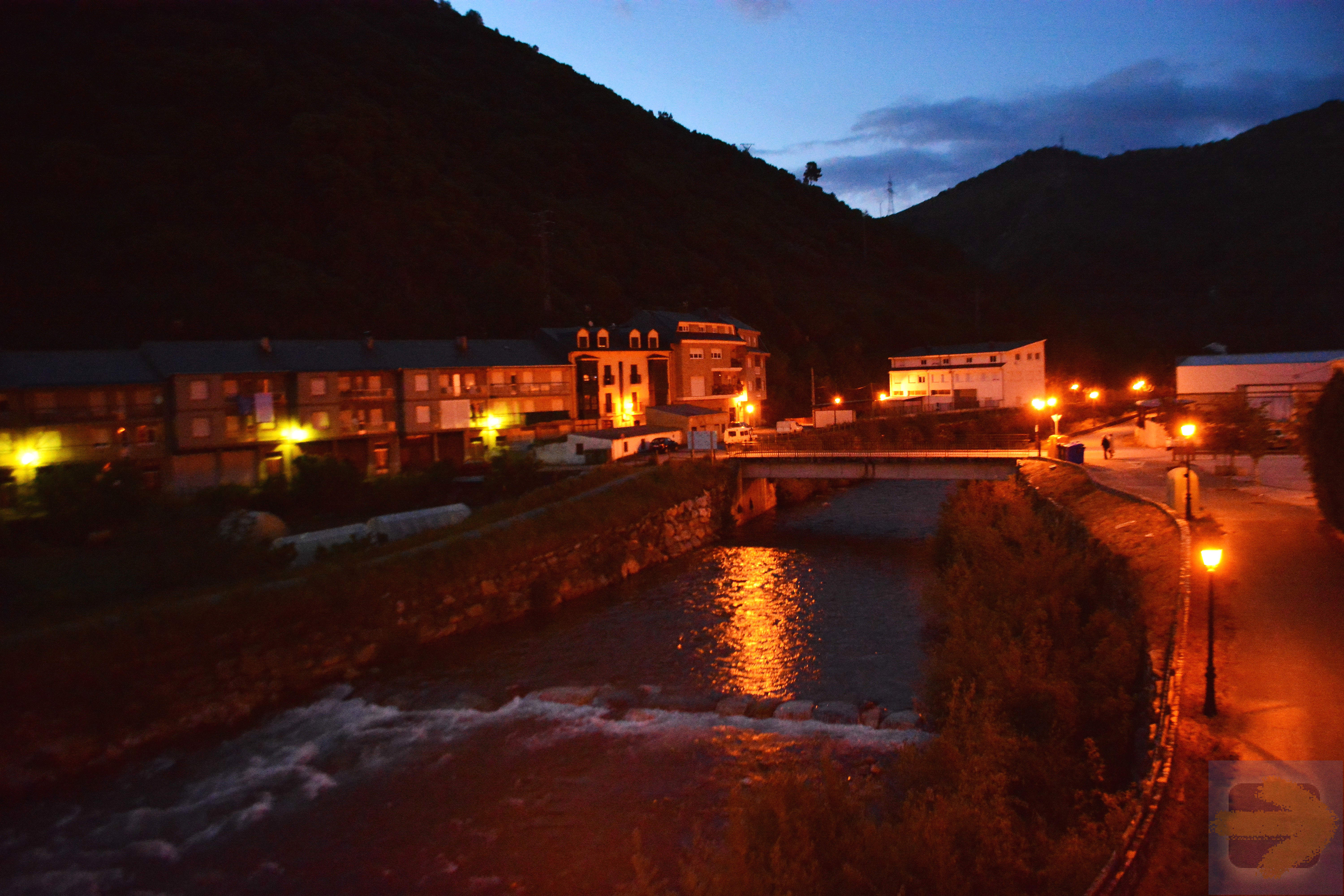 Villafranca del Bierzo - the Rio Burbia at night